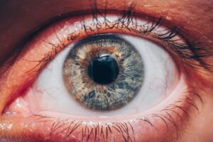 How Long Will the Gas Bubble Stay in My Eye After Retinal Detachment Treatment? featured image